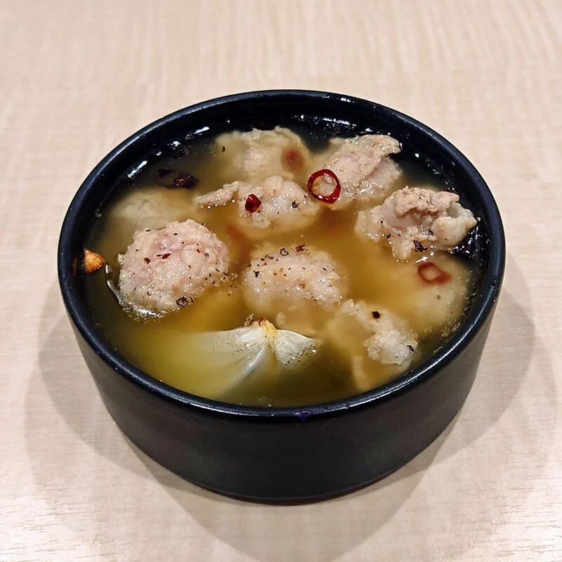 トップページに表示するインスタ風最新記事グリッド用の、伊賀牛ホルモンのアヒージョ