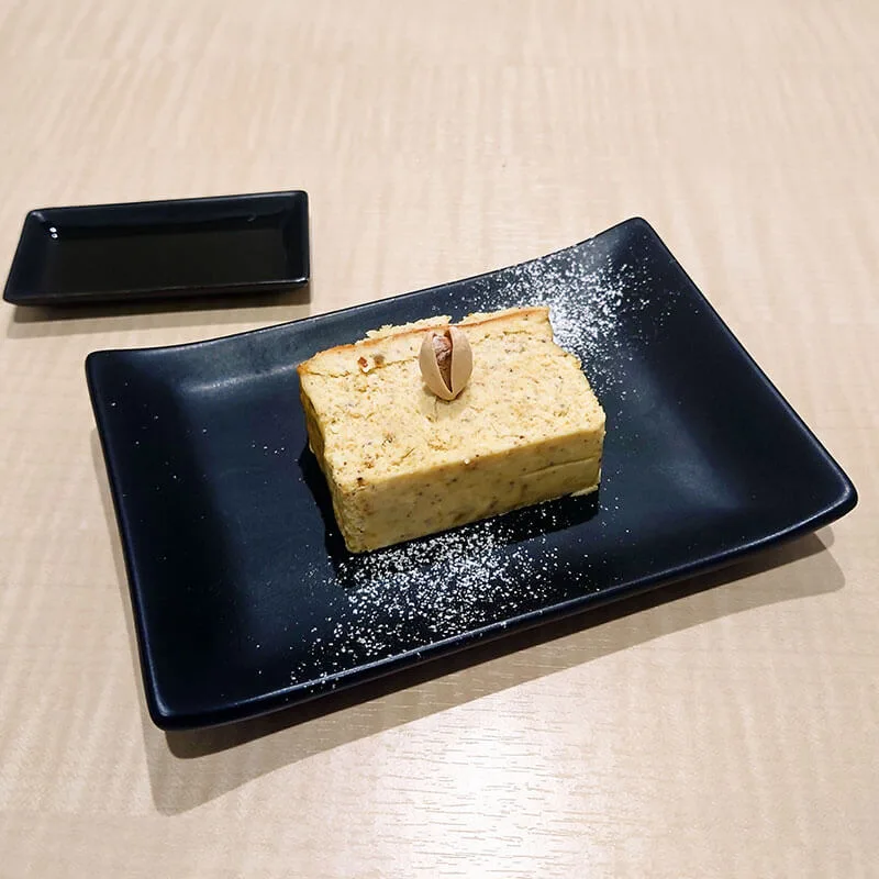 トップページに表示するインスタ風最新記事グリッド用の、ピスタチオのチーズテリーヌ