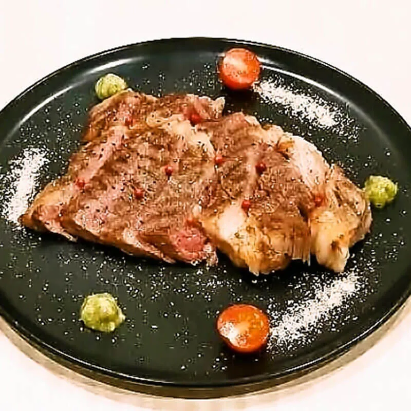 トップページに表示するインスタ風最新記事グリッド用の、ポークステーキ