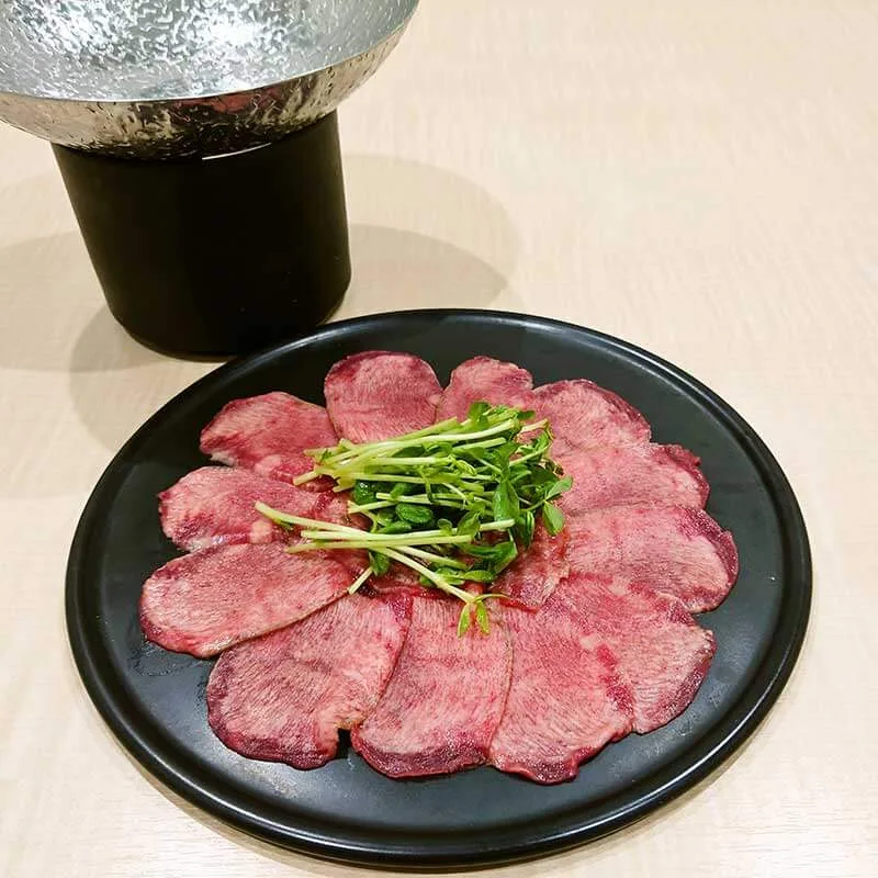 トップページに表示するインスタ風最新記事グリッド用の、牛タンしゃぶしゃぶ