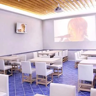 ダイニングホール